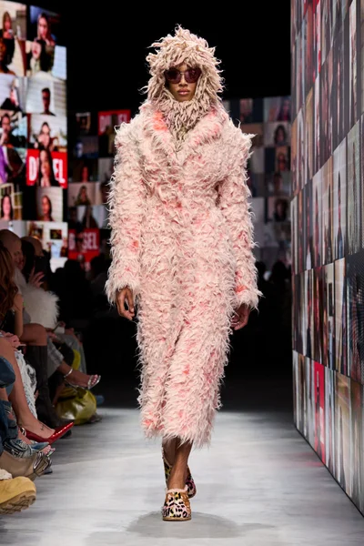 Look 34